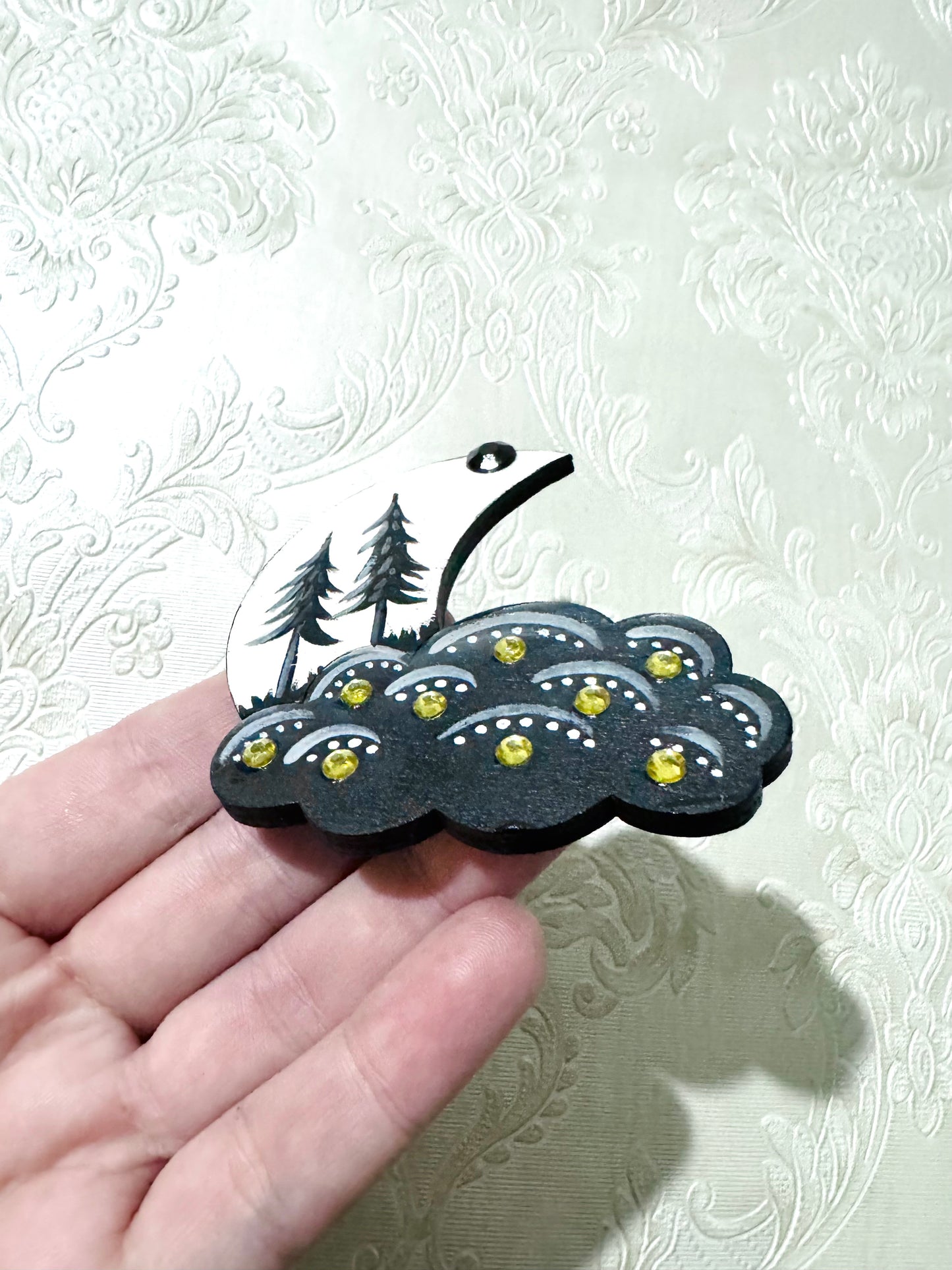 Hand-painted moon and cloud magnet / Kézzel festett hold és felhő mágnes