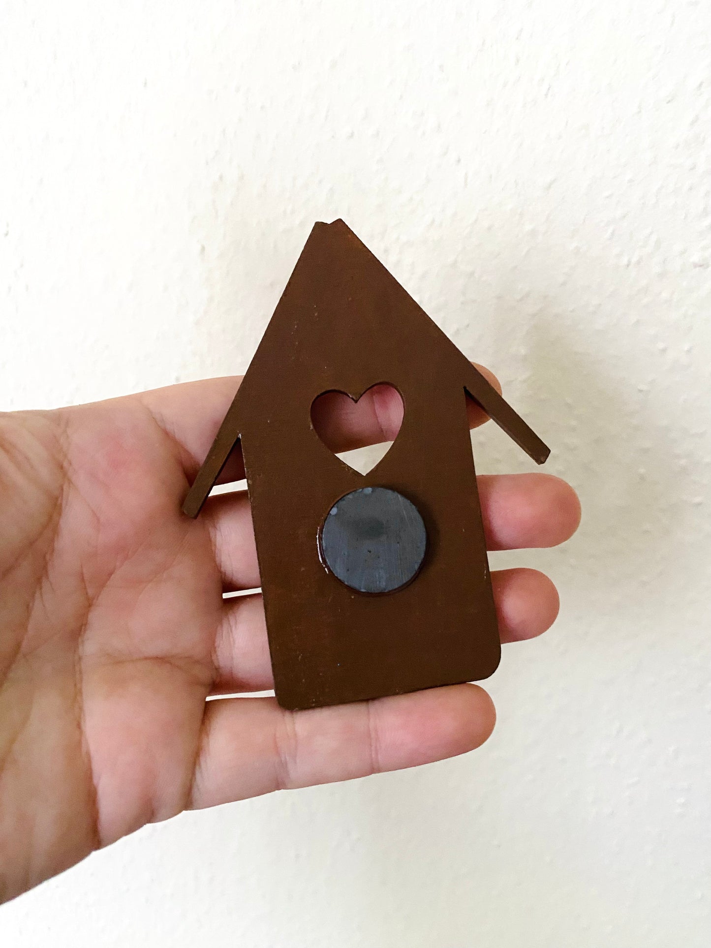 Hand-painted “gingerbread” house magnet / Kézzel festett “mézeskalács” házikó mágnes