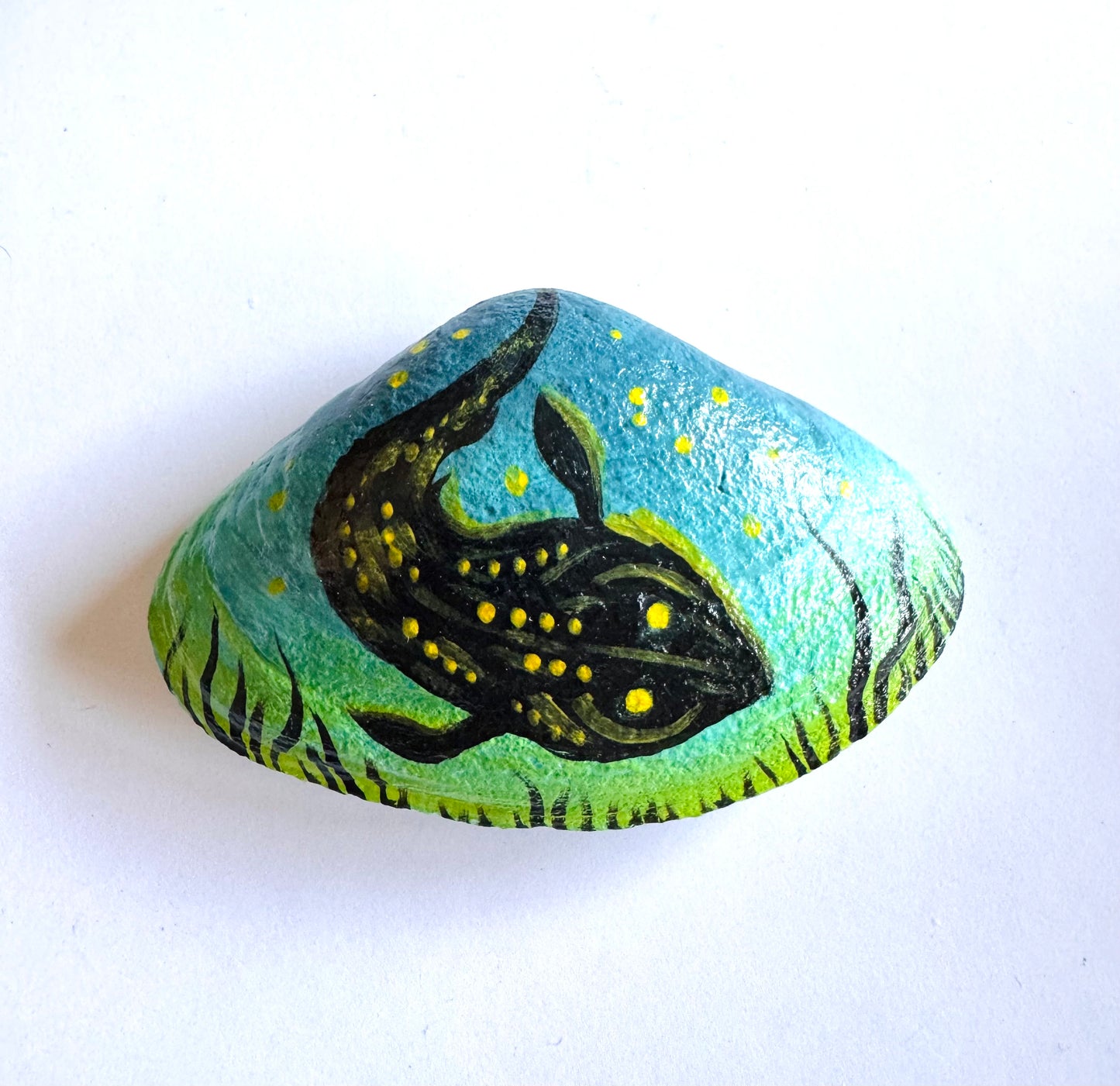 Hand-painted seashell MAGNET (larger size) / Kézzel festett kagyló MÁGNES (nagyobb méret)