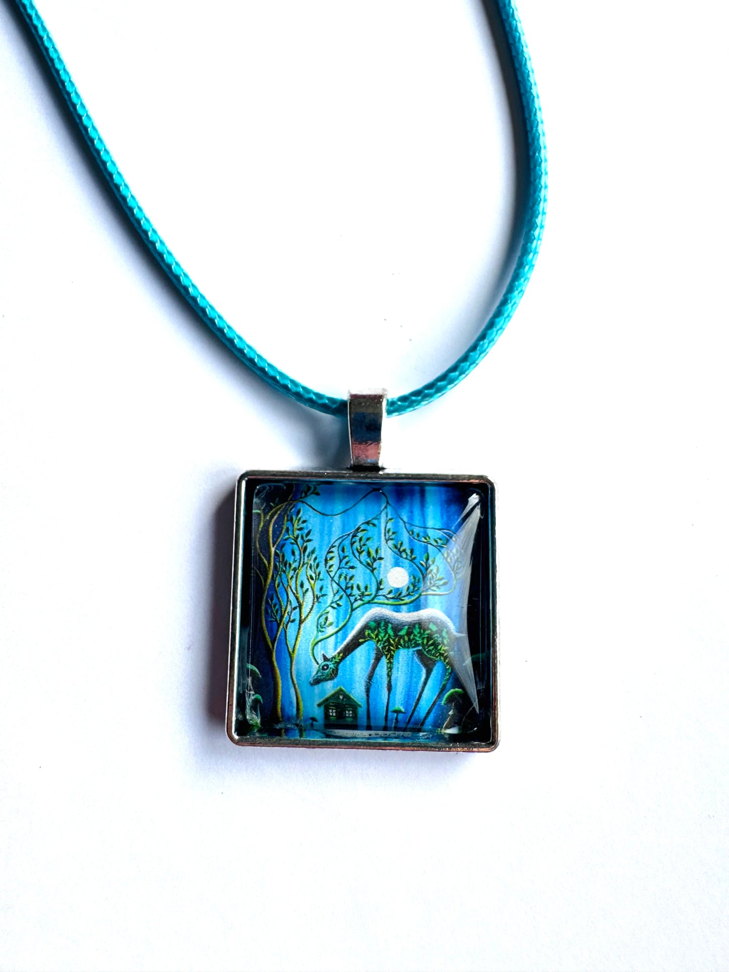 Square pendant / Négyzetes medál egyedi grafikával