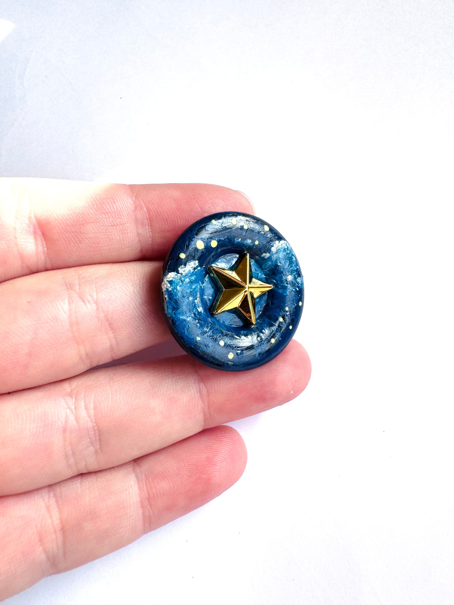 Hand-painted mini button MAGNET / Kézzel festett mini gomb MÁGNES