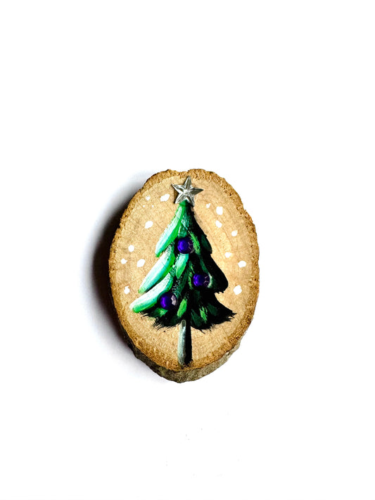Hand-painted small Christmas tree MAGNET / Kézzel festett kicsi karácsonyfa fakorong MÁGNES