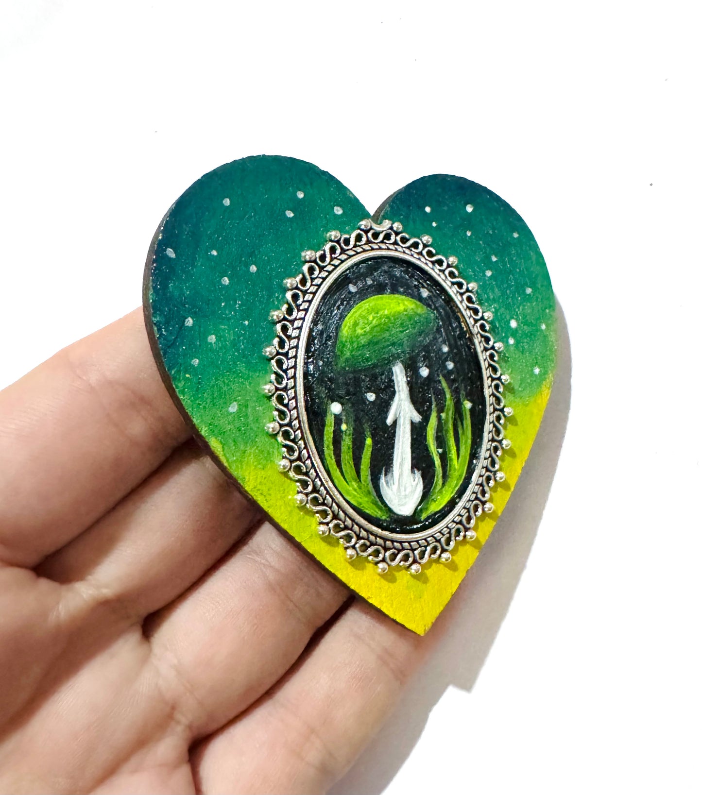 Hand-painted (bigger) wood & steel heart MAGNET / Kézzel festett nagyobb fa & fém szív MÁGNES