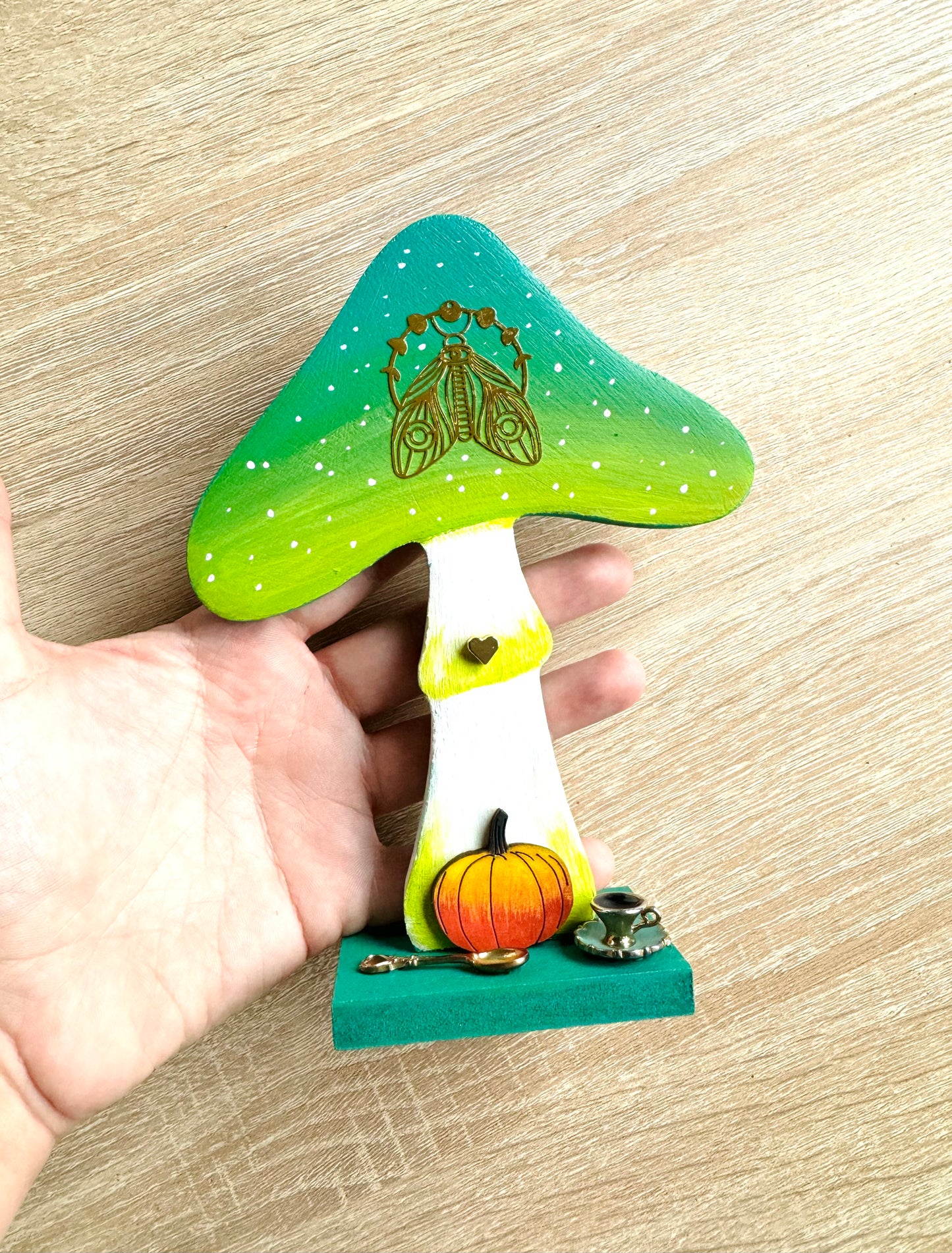 Kézzel festett gomba NAGYOBB / Hand-painted mushroom LARGER