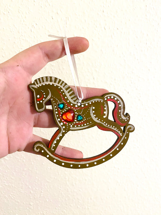 Hand-painted “gingerbread” rocking horse ornament / Kézzel festett “mézeskalács” hintaló dísz