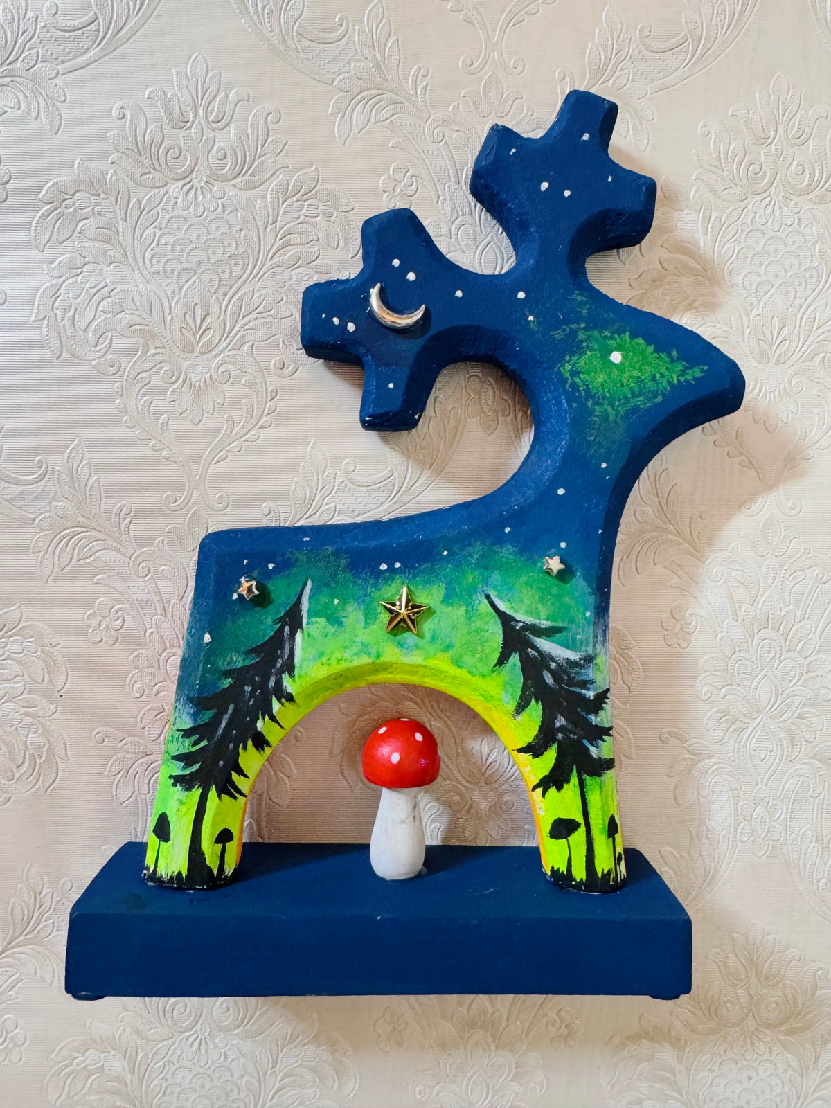 Christmas deer figurine - painted on BOTH SIDES / Karácsonyi szarvas - MINDKÉT OLDALA FESTETT