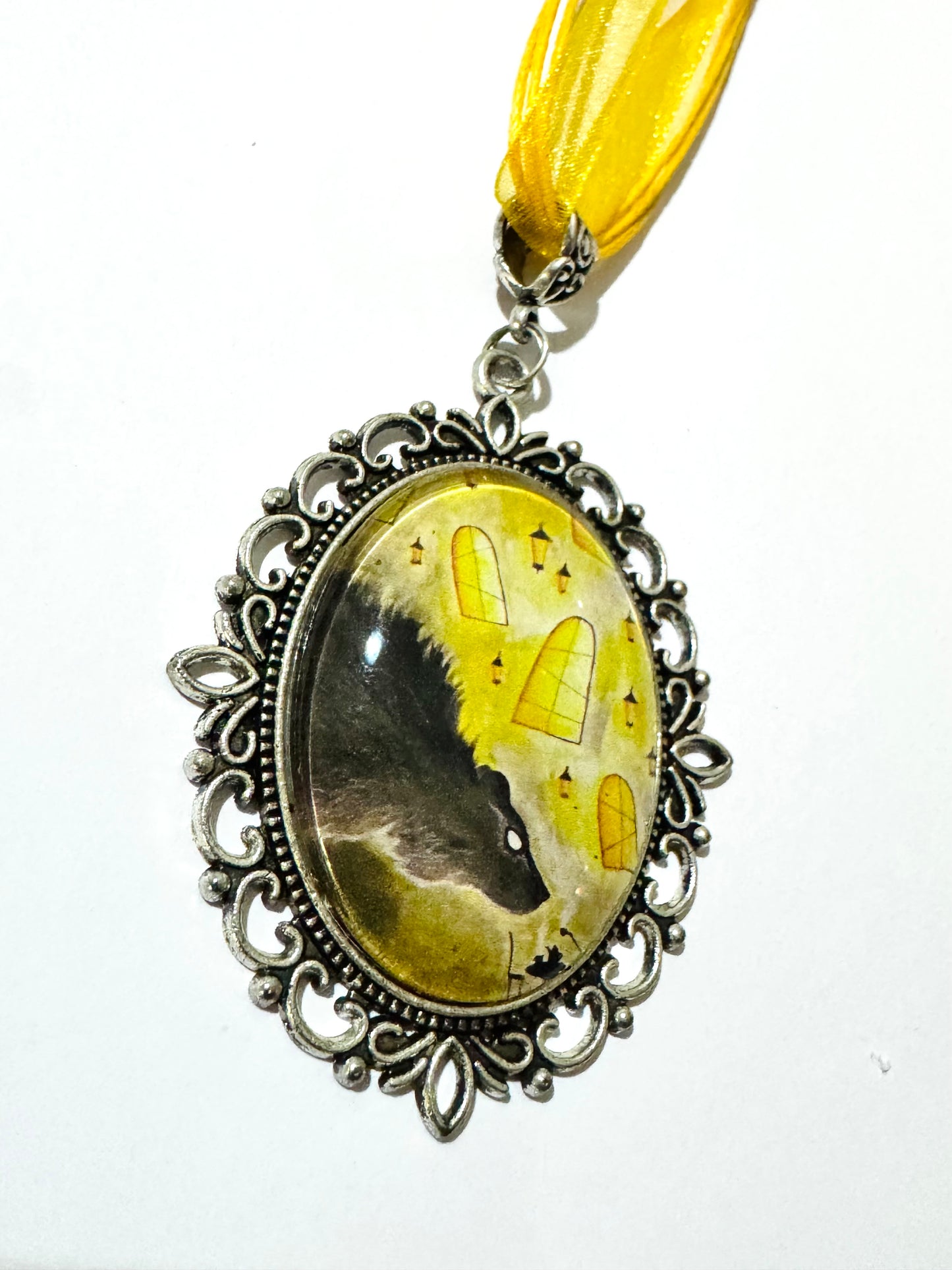 Big oval pendant / Nagy ovális medál egyedi grafikával