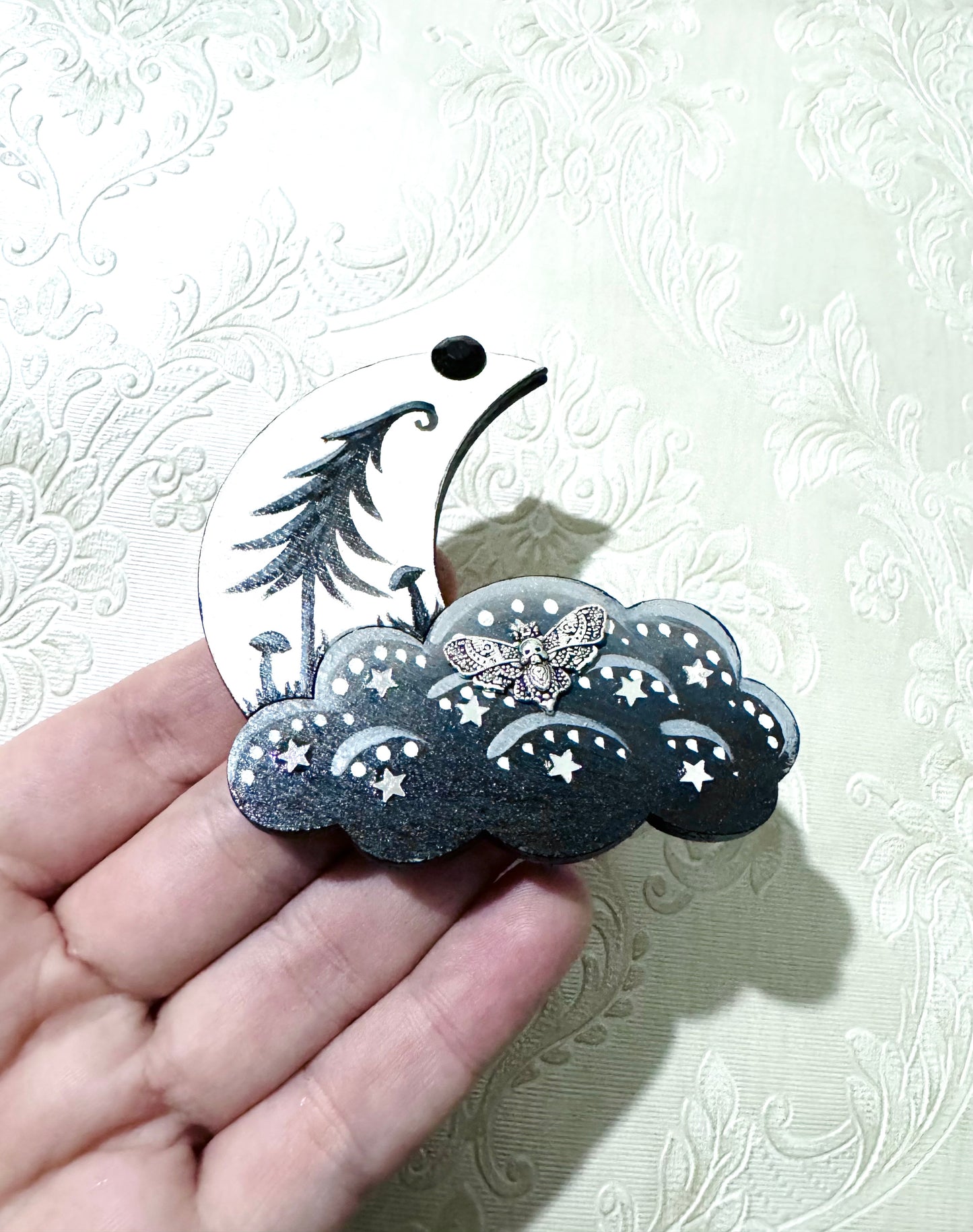 Hand-painted moon and cloud magnet / Kézzel festett hold és felhő mágnes