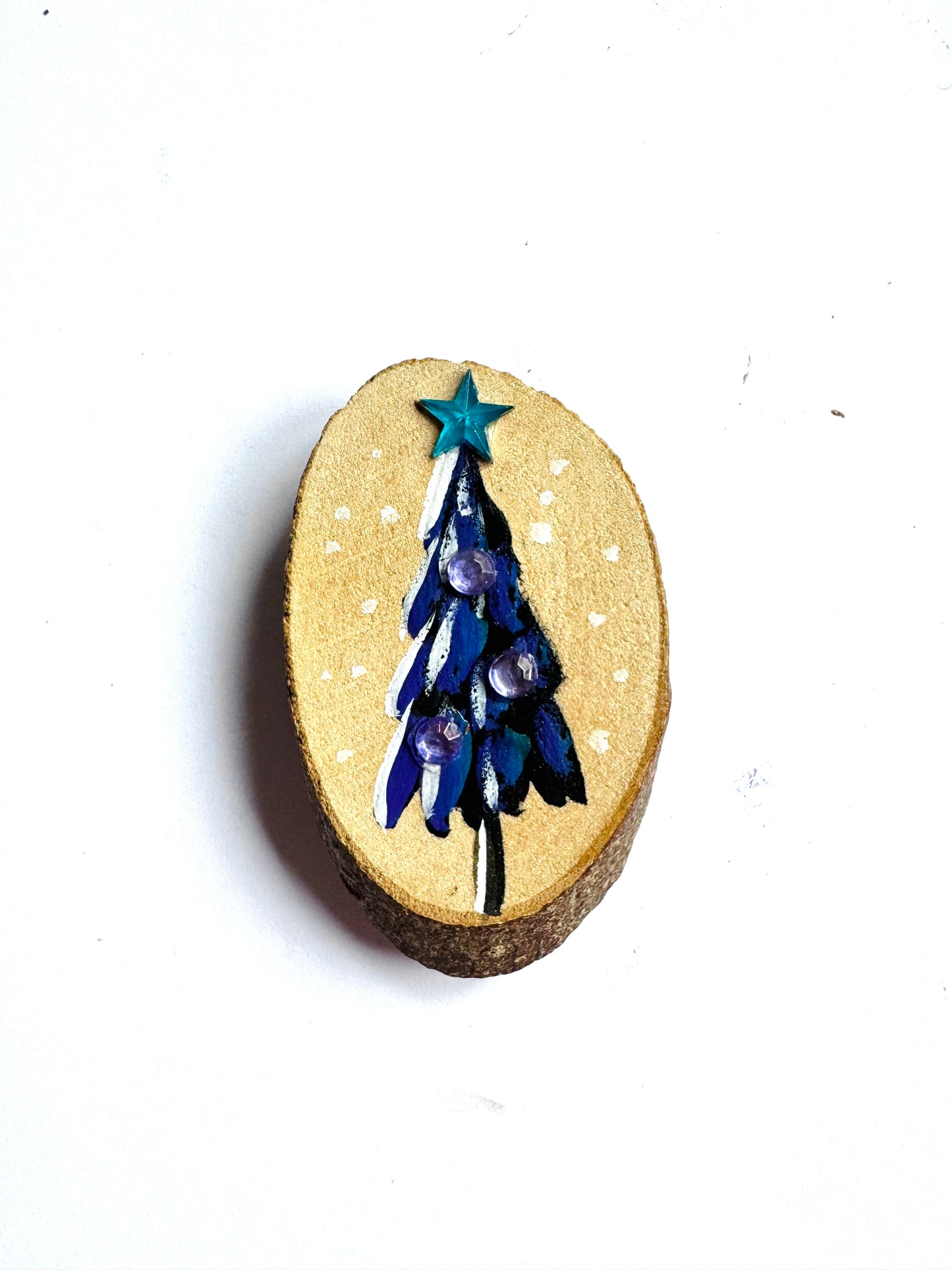Hand-painted small Christmas tree MAGNET / Kézzel festett kicsi karácsonyfa fakorong MÁGNES