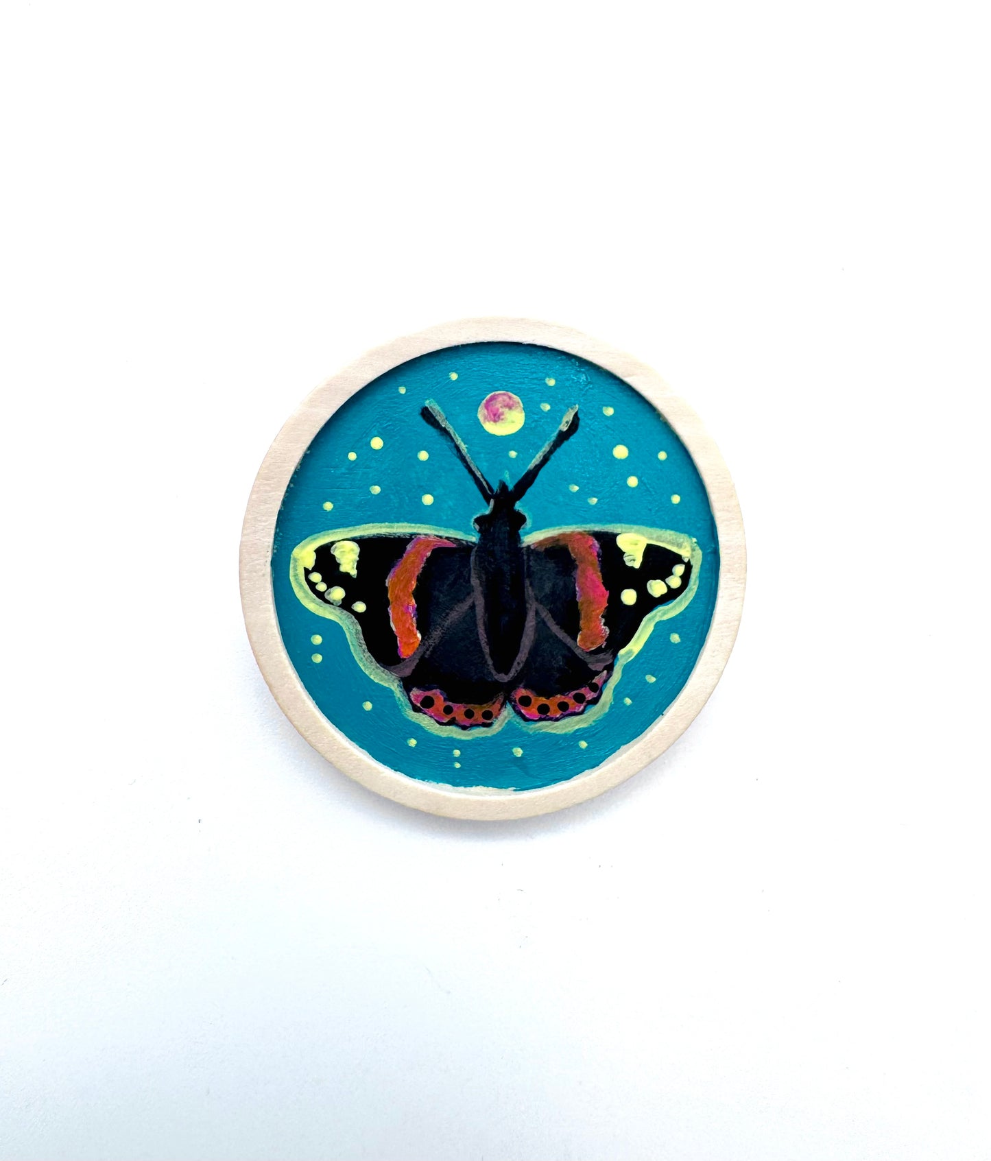 Round wooden brooch / Kerek fa bross