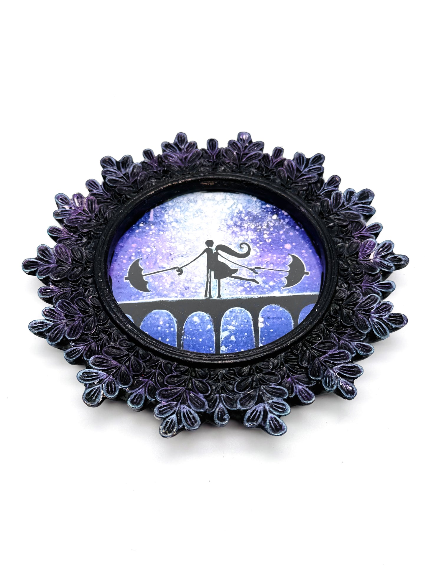 Mini round framed art print in an ornate frame / Mini kerek keretezett művészi nyomat díszes keretben