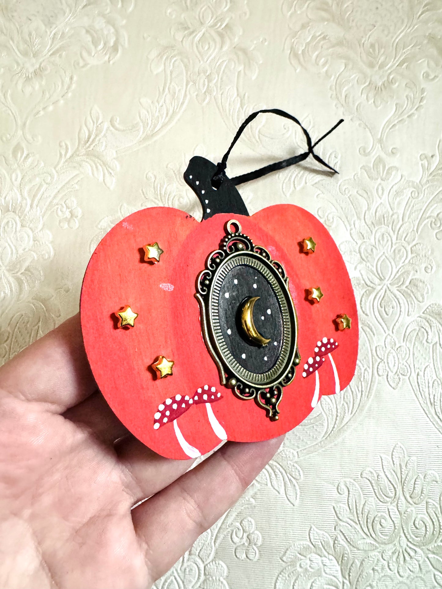 Hand-painted pumpkin MAGNET and ornament / Kézzel festett tök mágnes és dísz