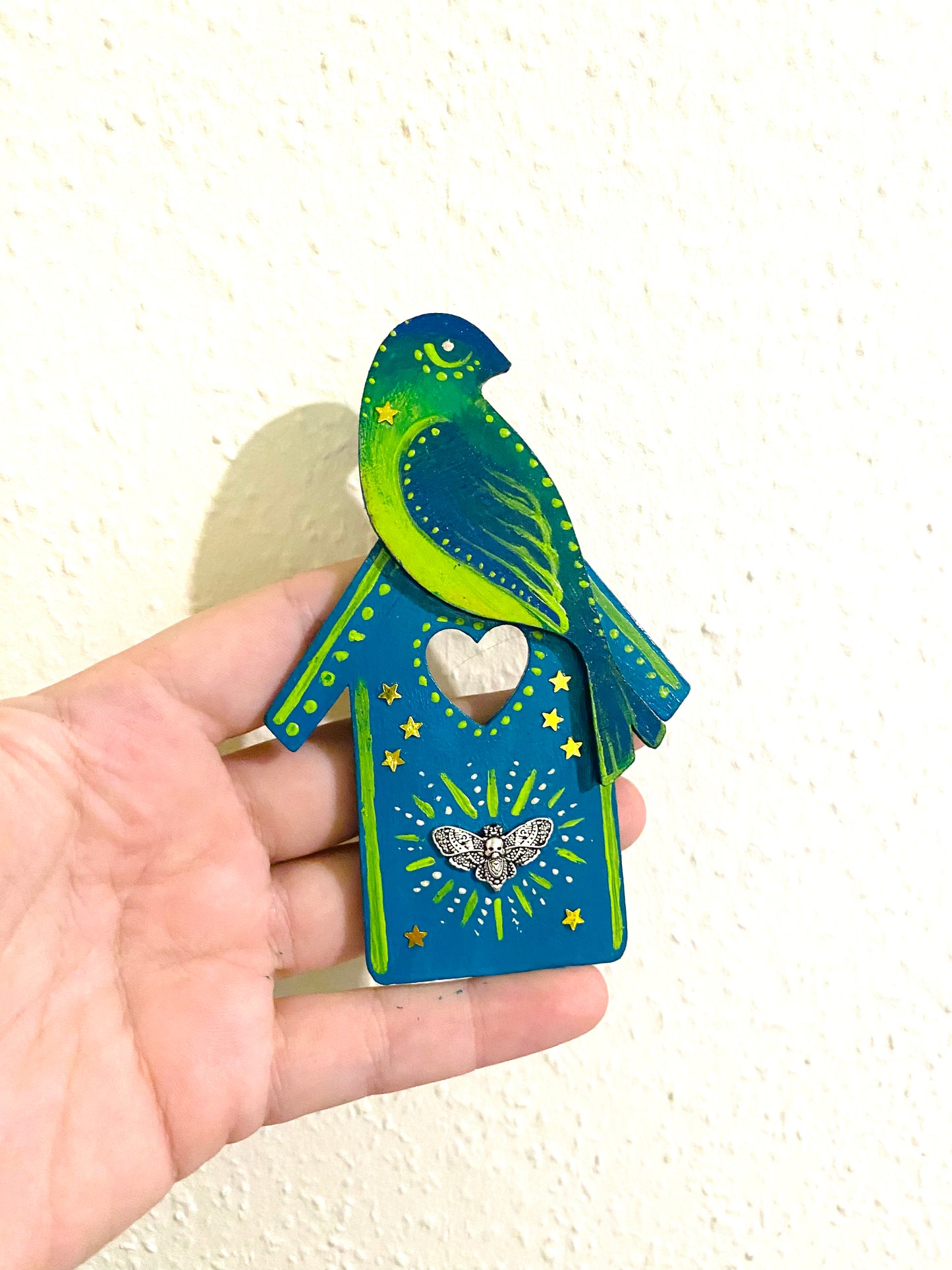 Hand-painted bird house and bird magnet / Kézzel festett házikó madárral mágnes