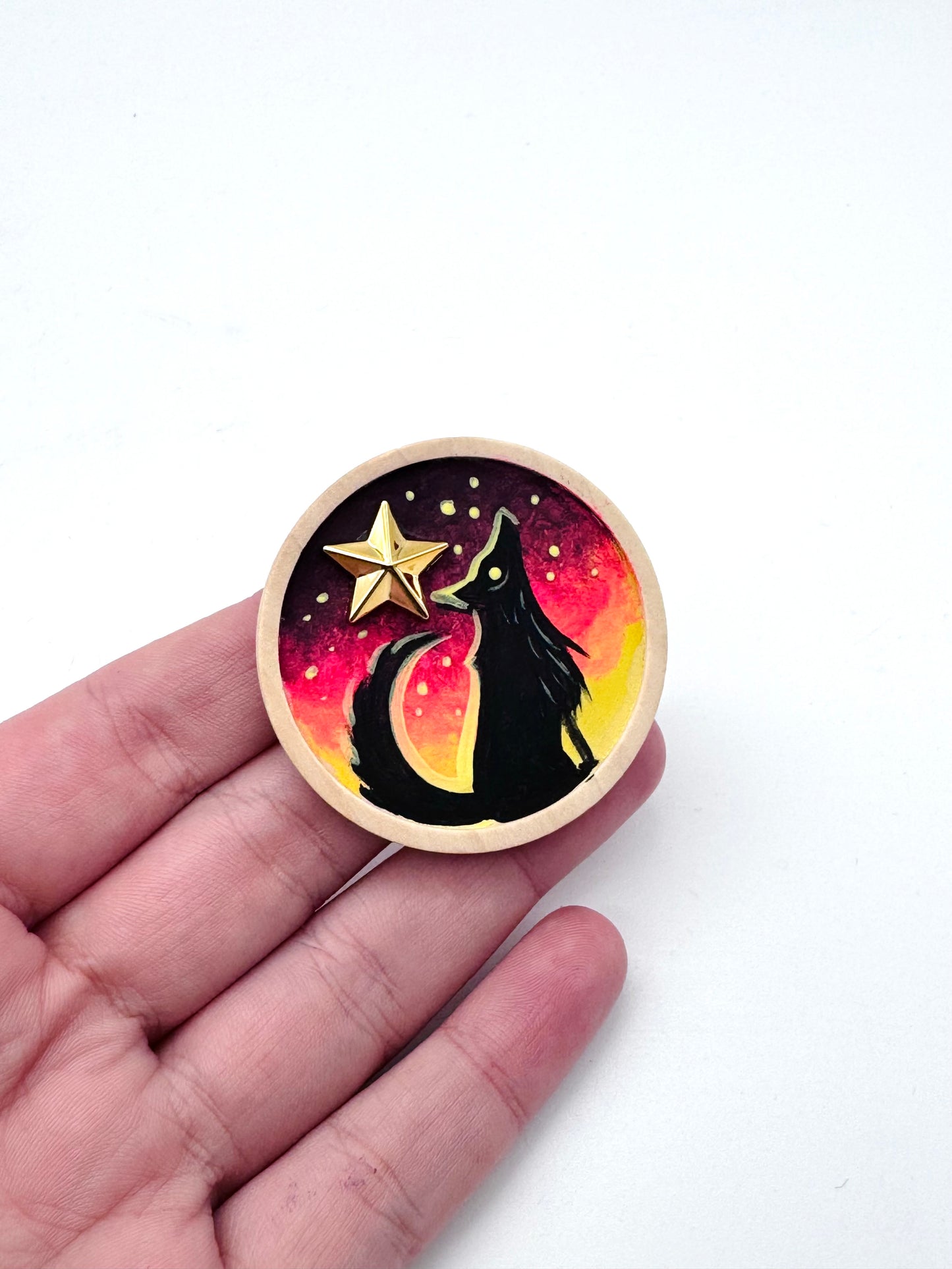 Round wooden brooch / Kerek fa bross