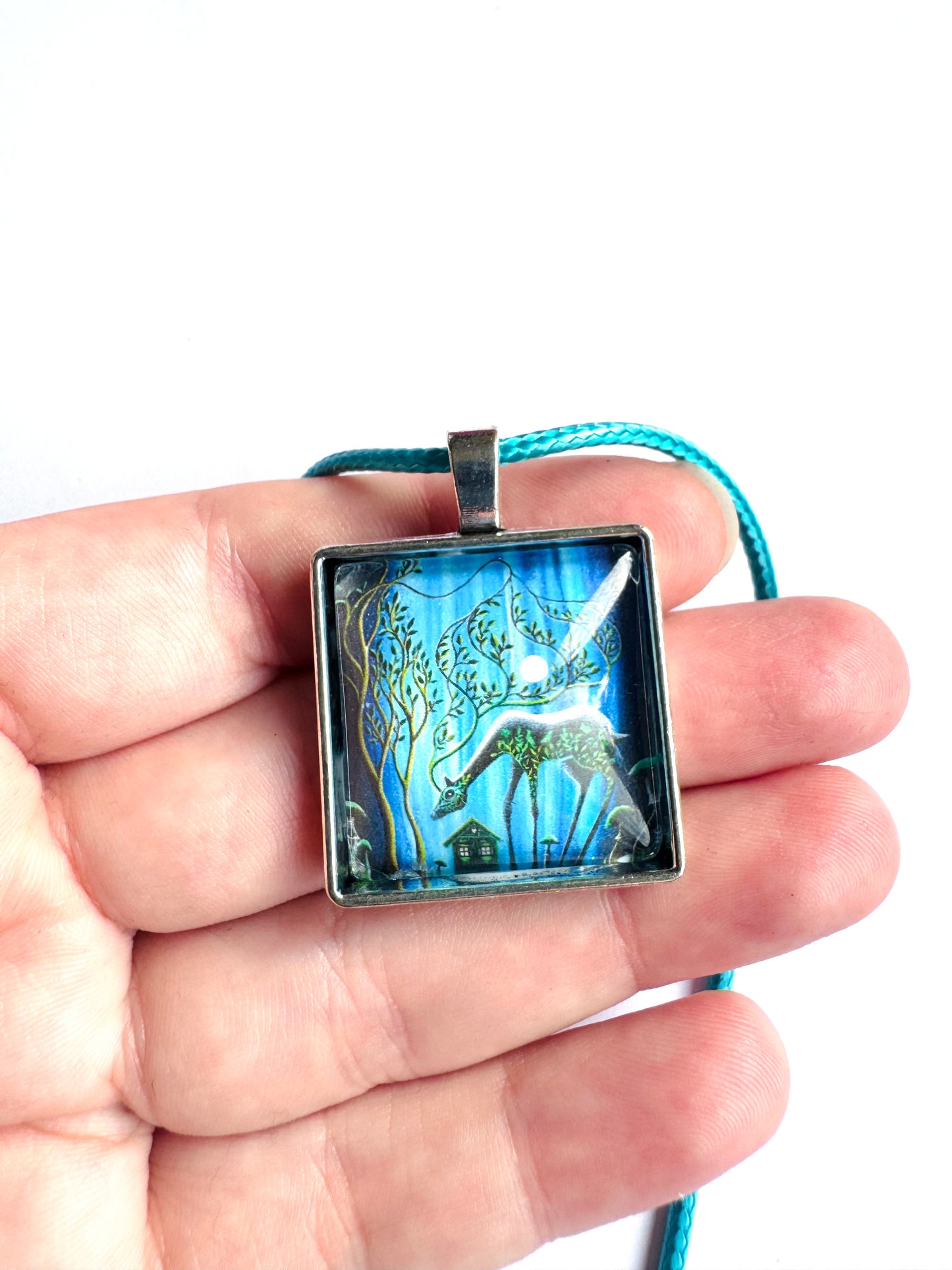 Square pendant / Négyzetes medál egyedi grafikával