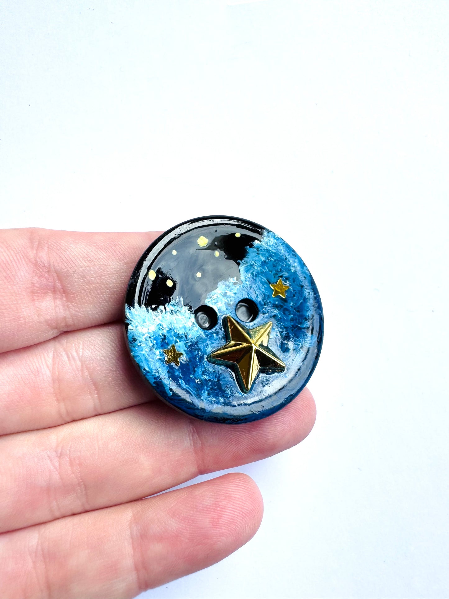 Hand-painted button MAGNET / Kézzel festett gomb MÁGNES