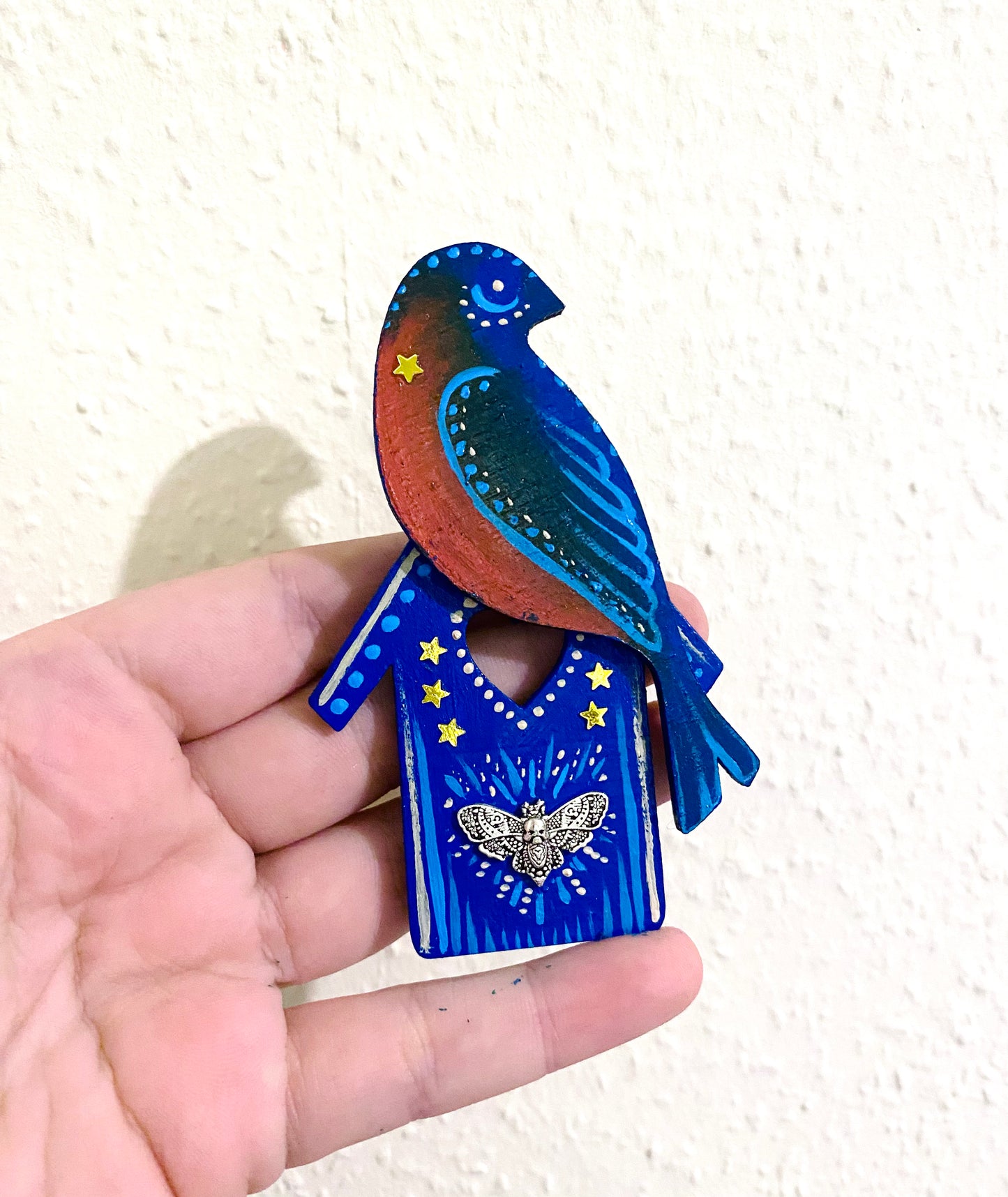 Hand-painted bird and bird house magnet / Kézzel festett házikó madárral mágnes