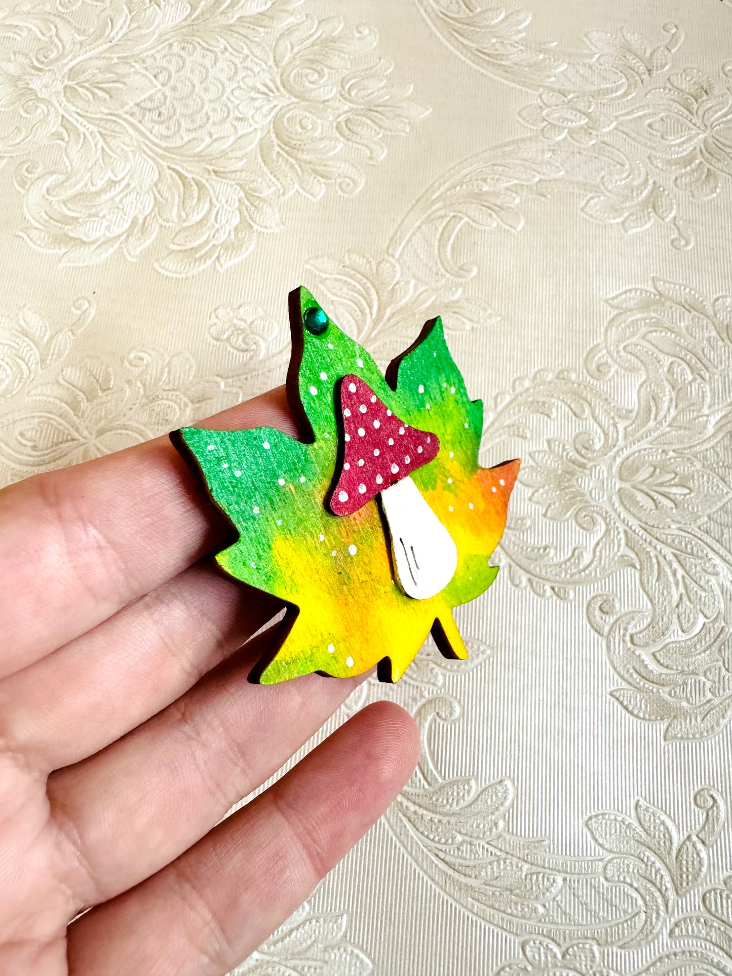 Hand-painted autumn leaf MAGNET / Kézzel festett őszi levél mágnes