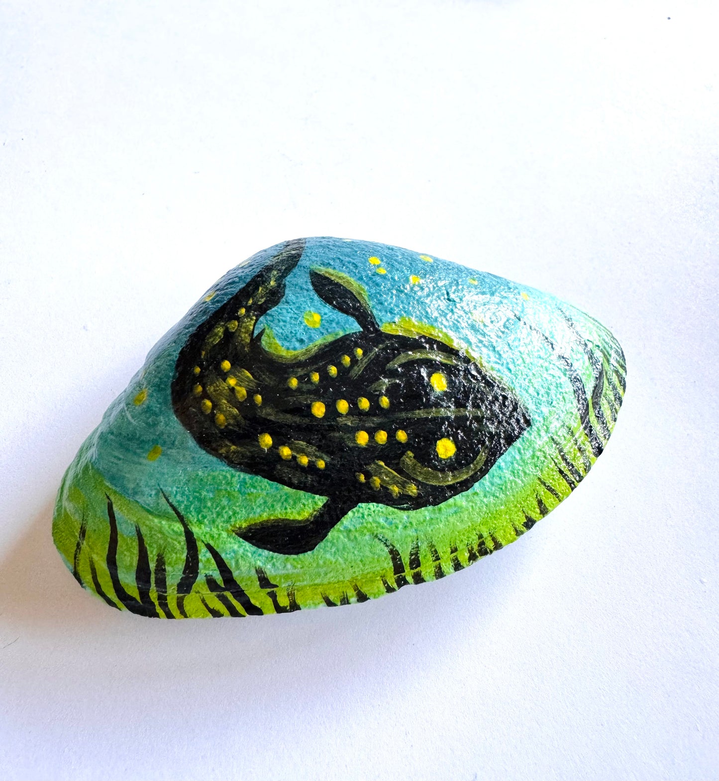 Hand-painted seashell MAGNET (larger size) / Kézzel festett kagyló MÁGNES (nagyobb méret)