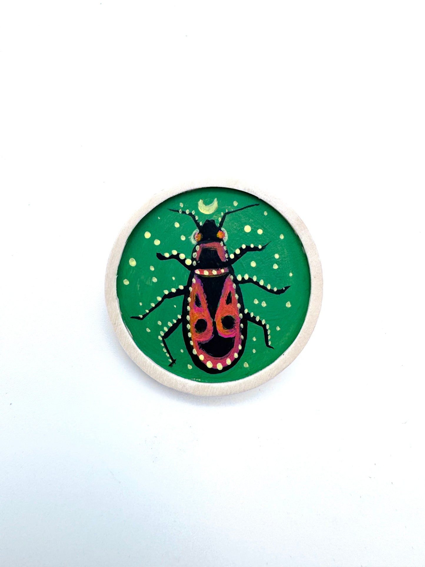 Round wooden brooch / Kerek fa bross