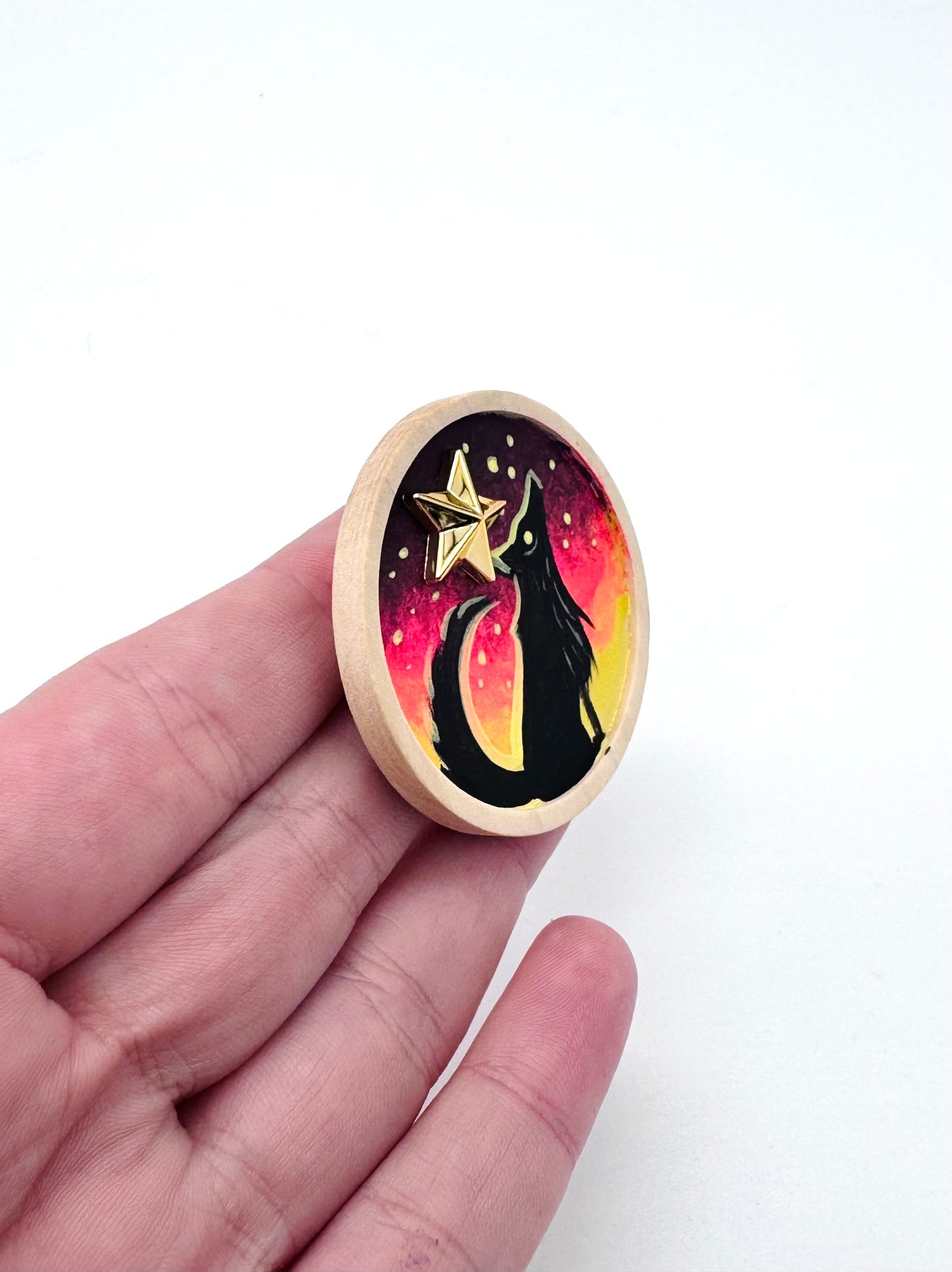 Round wooden brooch / Kerek fa bross