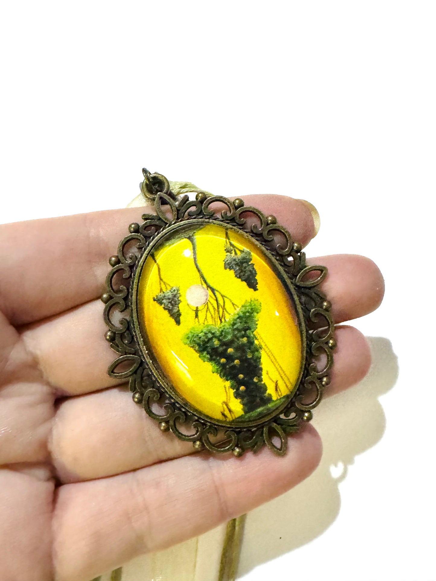 Big oval pendant / Nagy ovális medál egyedi grafikával