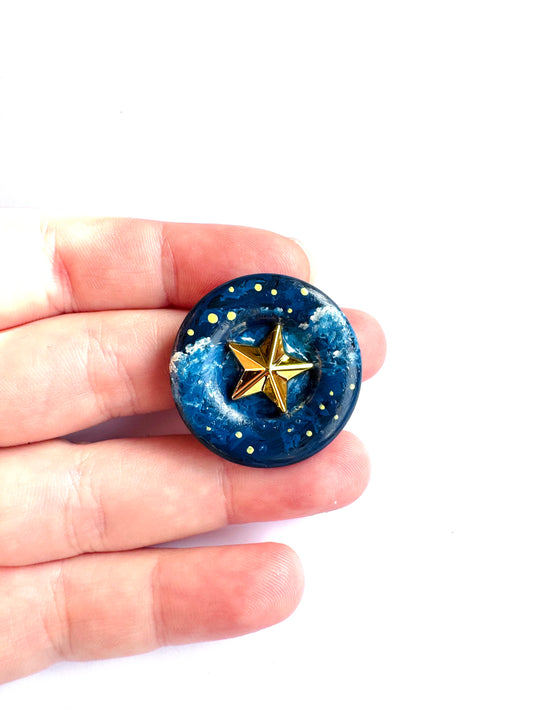 Hand-painted mini button MAGNET / Kézzel festett mini gomb MÁGNES