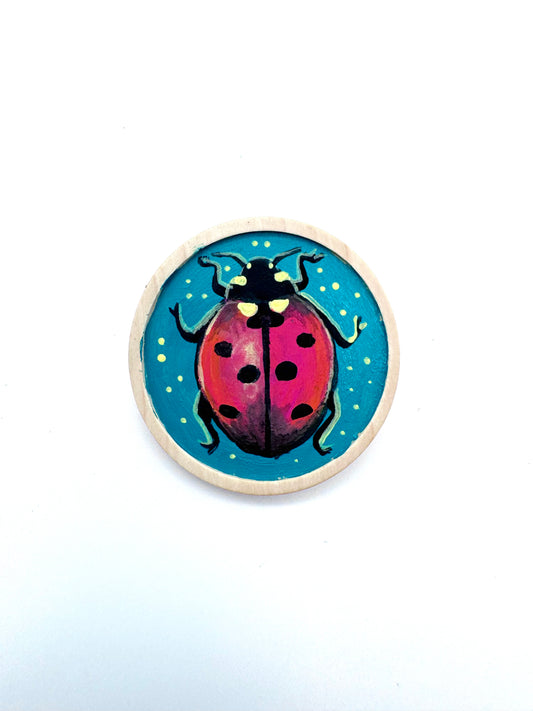 Round wooden brooch / Kerek fa bross