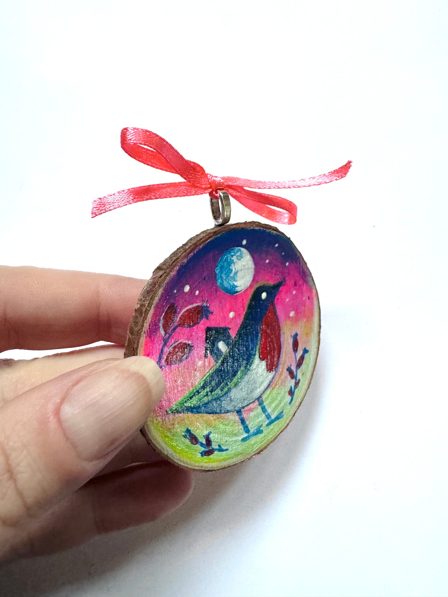 Hand-painted mini wood slice 2 in 1 BROOCH and PENDANT / Kézzel festett mini fakorong BROSS és MEDÁL Springcollection