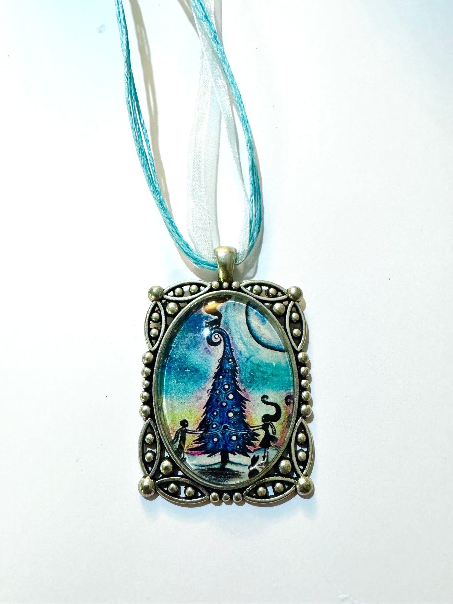 Big oval pendant / Nagy ovális medál egyedi grafikával