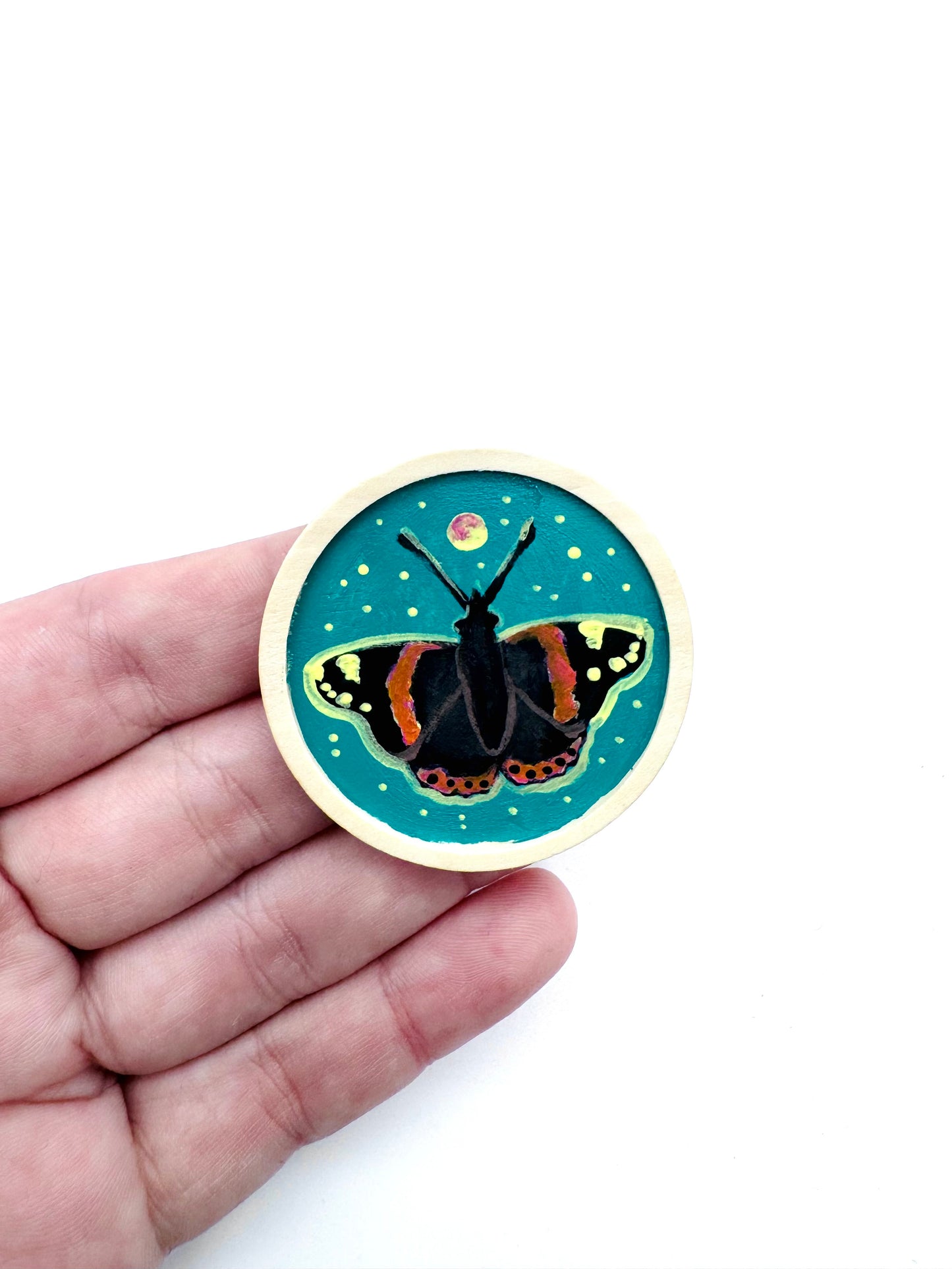 Round wooden brooch / Kerek fa bross