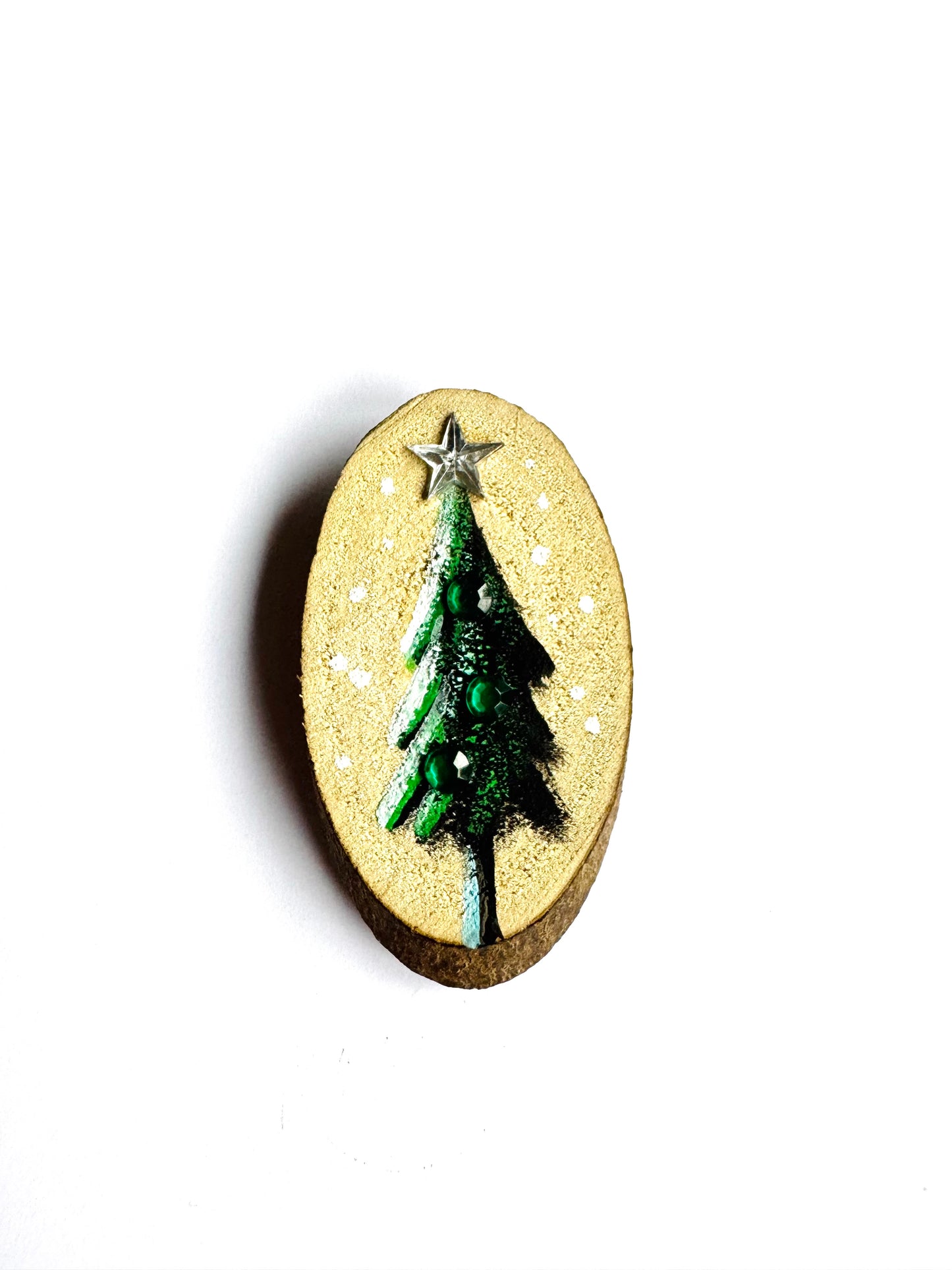 Hand-painted small Christmas tree MAGNET / Kézzel festett kicsi karácsonyfa fakorong MÁGNES