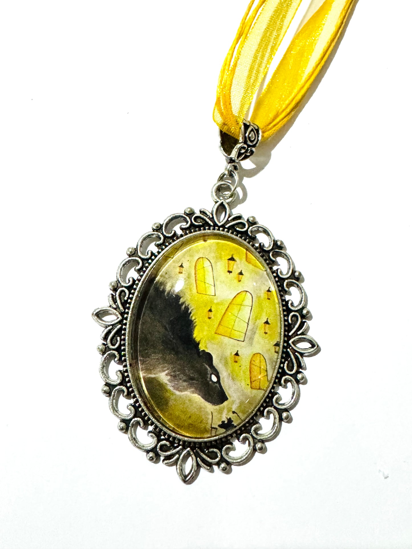 Big oval pendant / Nagy ovális medál egyedi grafikával