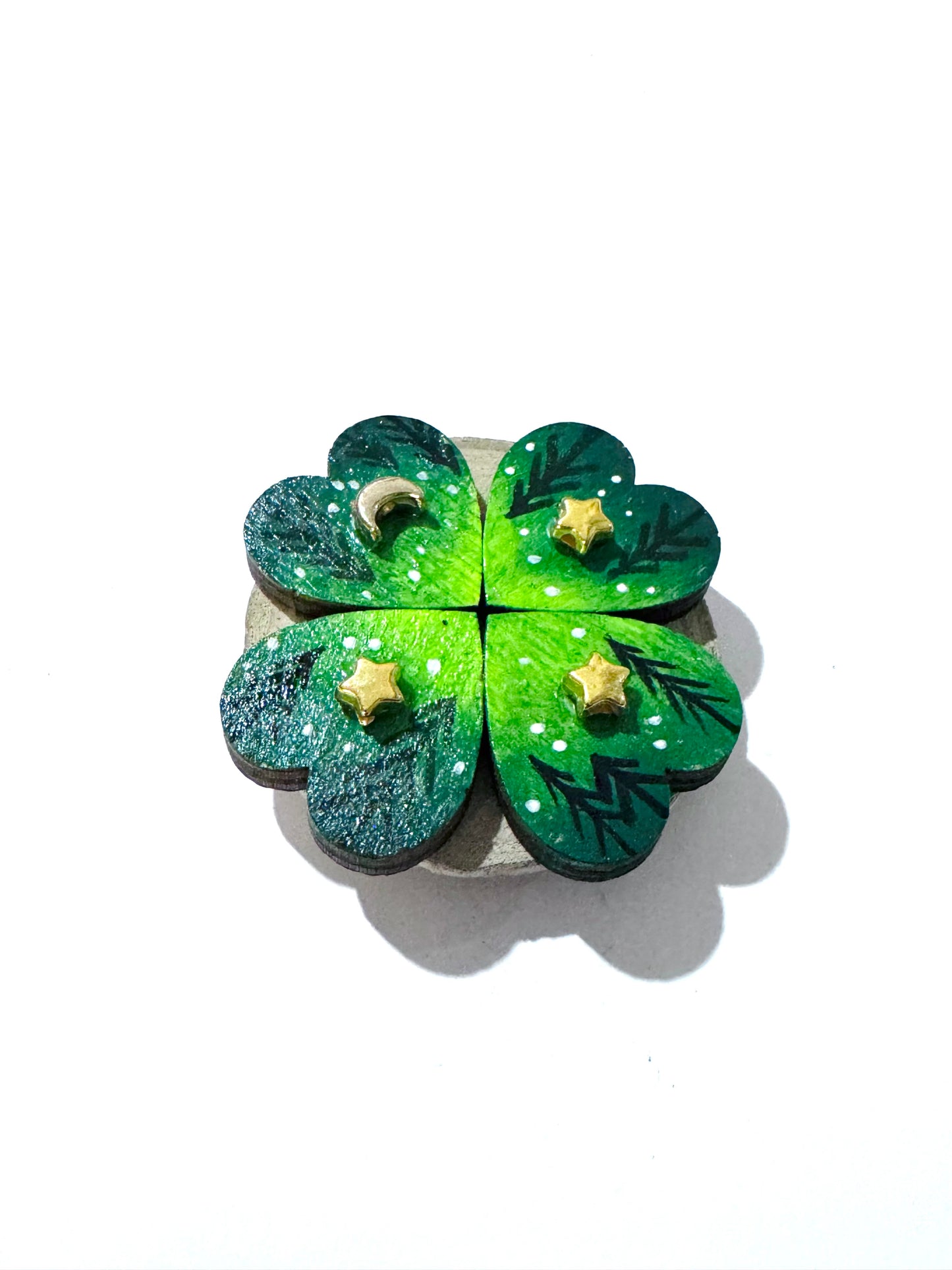 Hand-painted mini wood & steel clover MAGNET / Kézzel festett mini fa & fém lóhere MÁGNES (Copy)