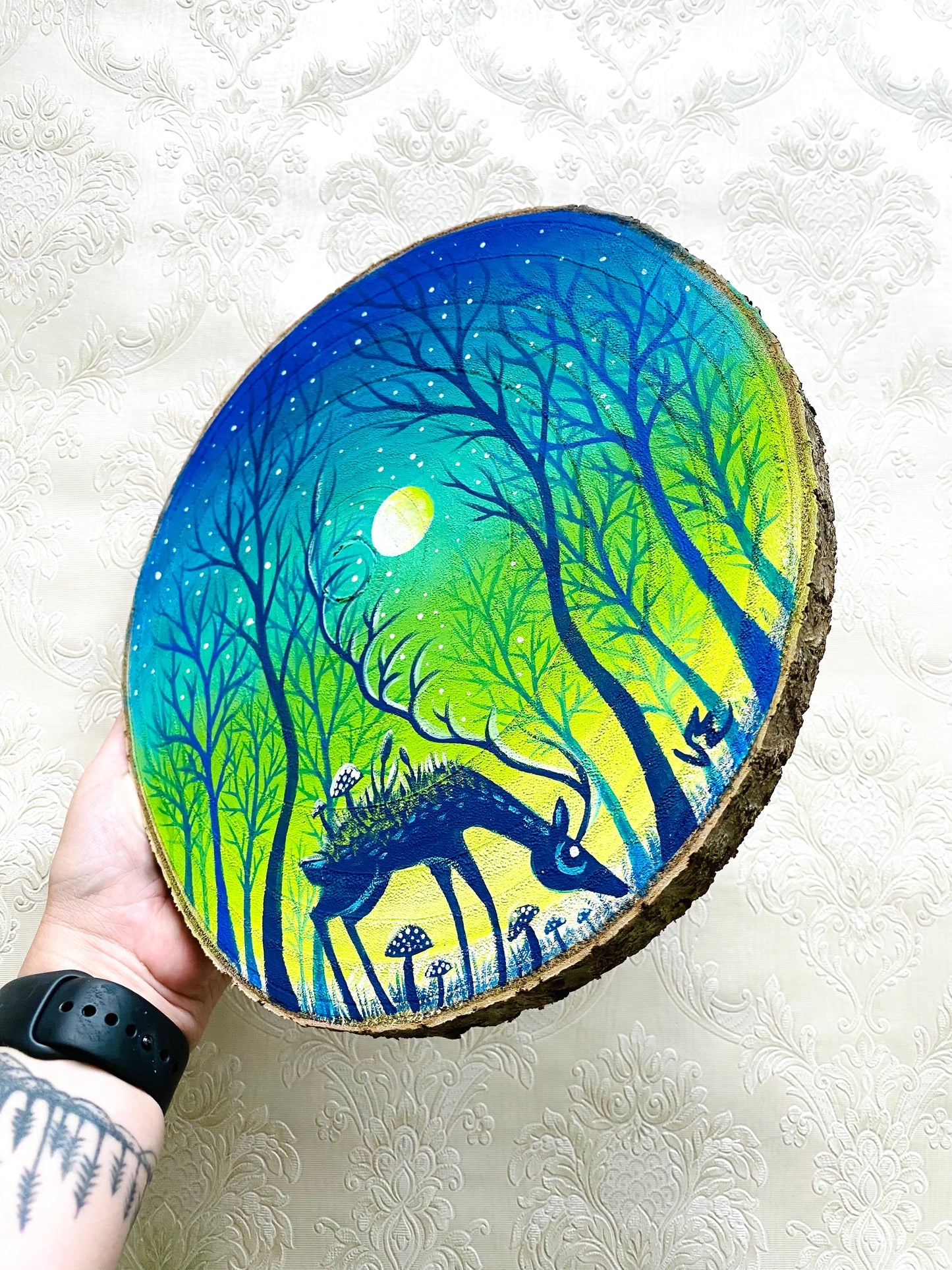 LARGE round hand-painted wood slice / NAGY kerek kézzel festett fakorong