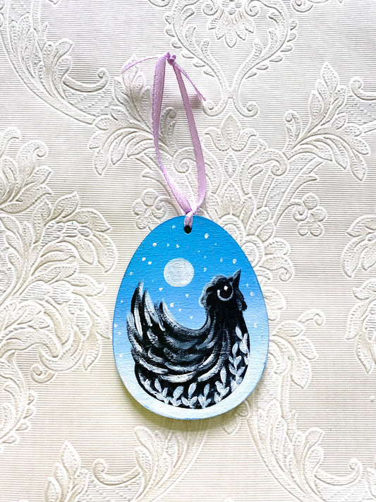 Hand-painted hanging egg ornament / Kézzel festett akasztós tojás dísz