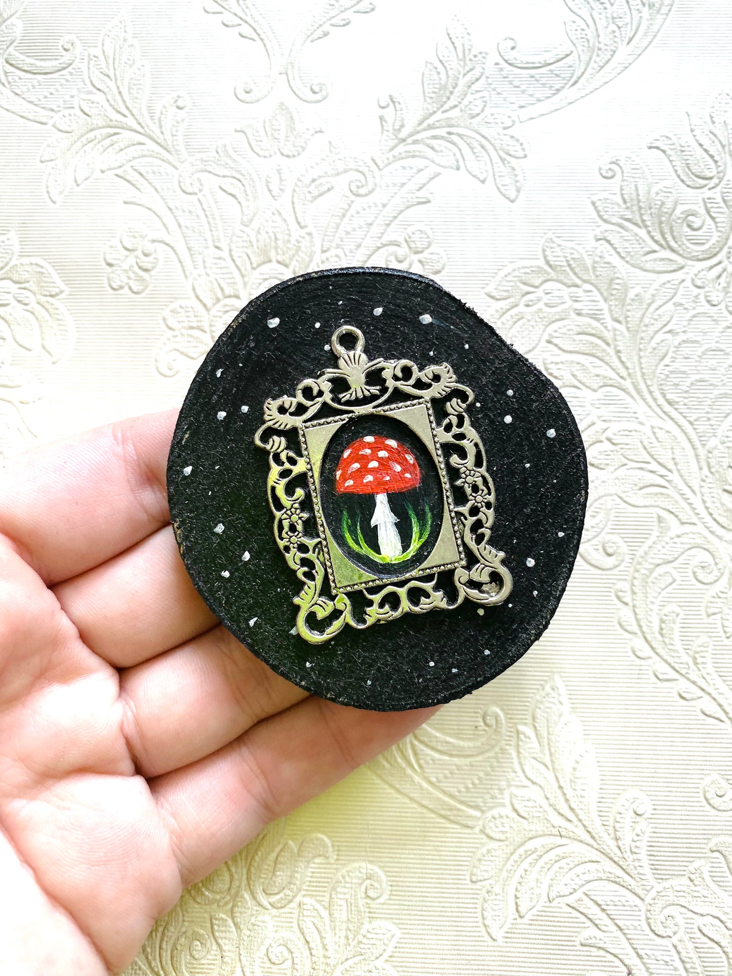 Hand-painted mushroom magnet / Kézzel festett gomba mágnes