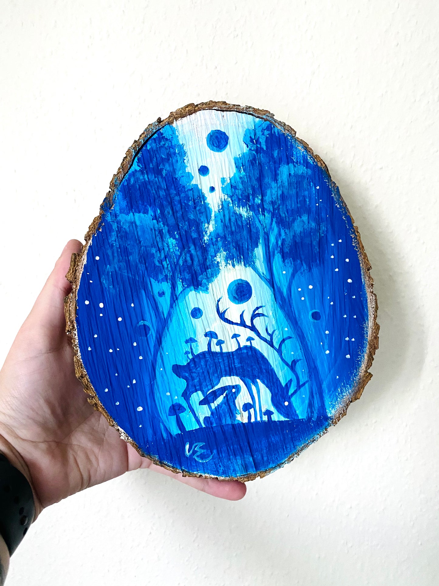 MEDIUM round hand-painted wood slice / Közepes méretű kerek kézzel festett fakorong