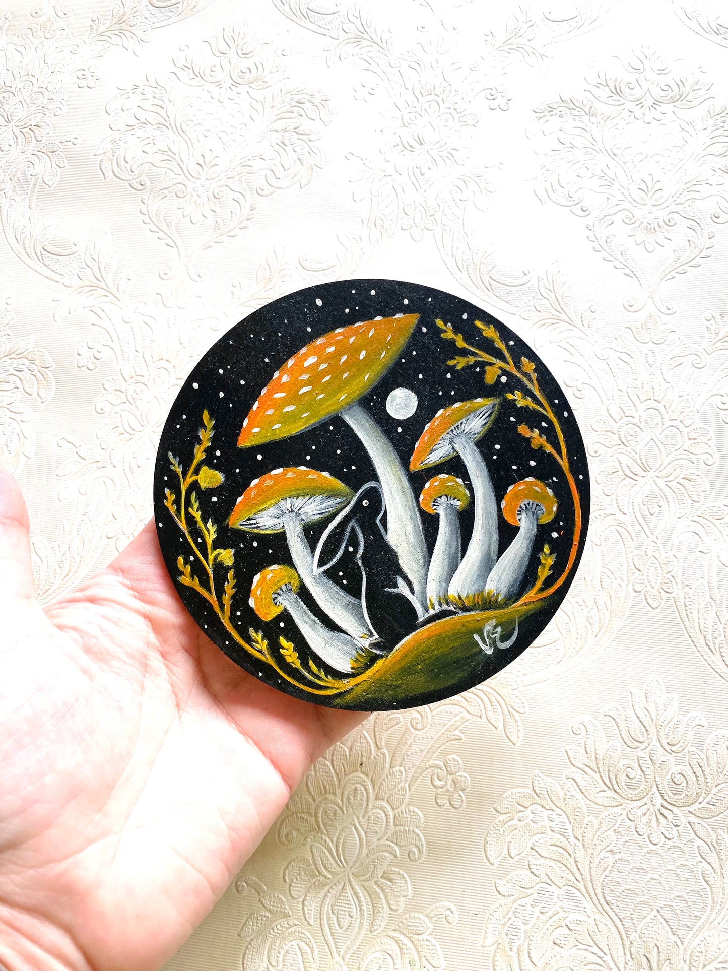 Hand-painted LARGER round magnet / Kézzel festett NAGYOBB, kerek mágnes